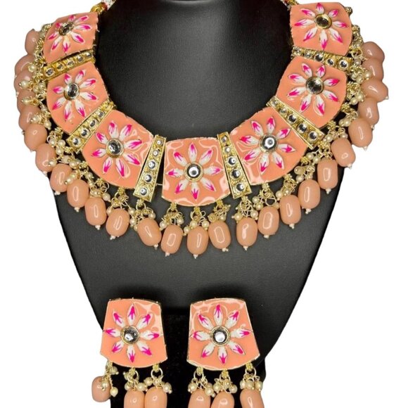 Gold Plated Designer Meenakari And Kundan Designer Choker Necklace Set - Picture 3 of 4